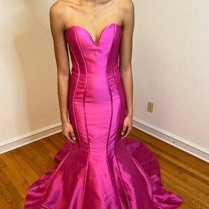 Stunning mermaid gown